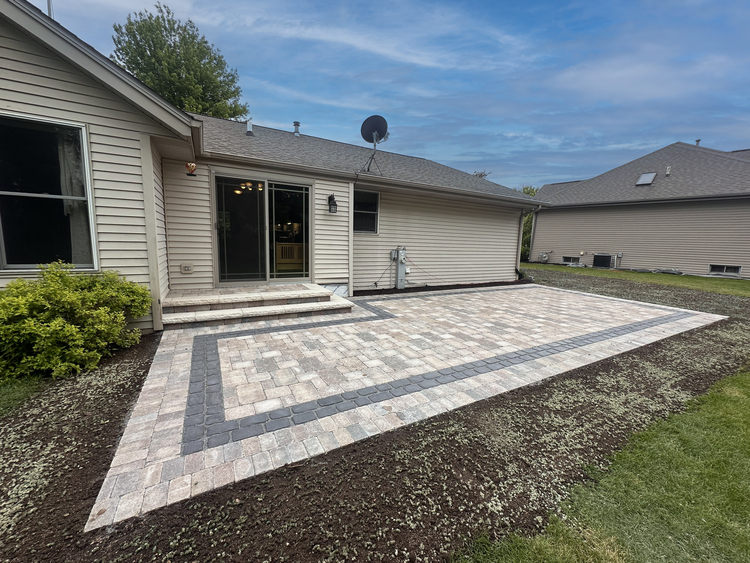 Transforming a Cramped Patio to an Outdoor Lounge